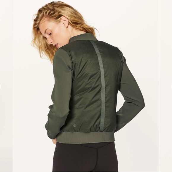 Reversible lululemon Down & Around Bomber Jacket - Picture 14 of 14
